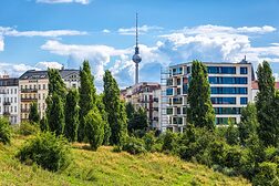 Blick auf Alex und Hochhäuser